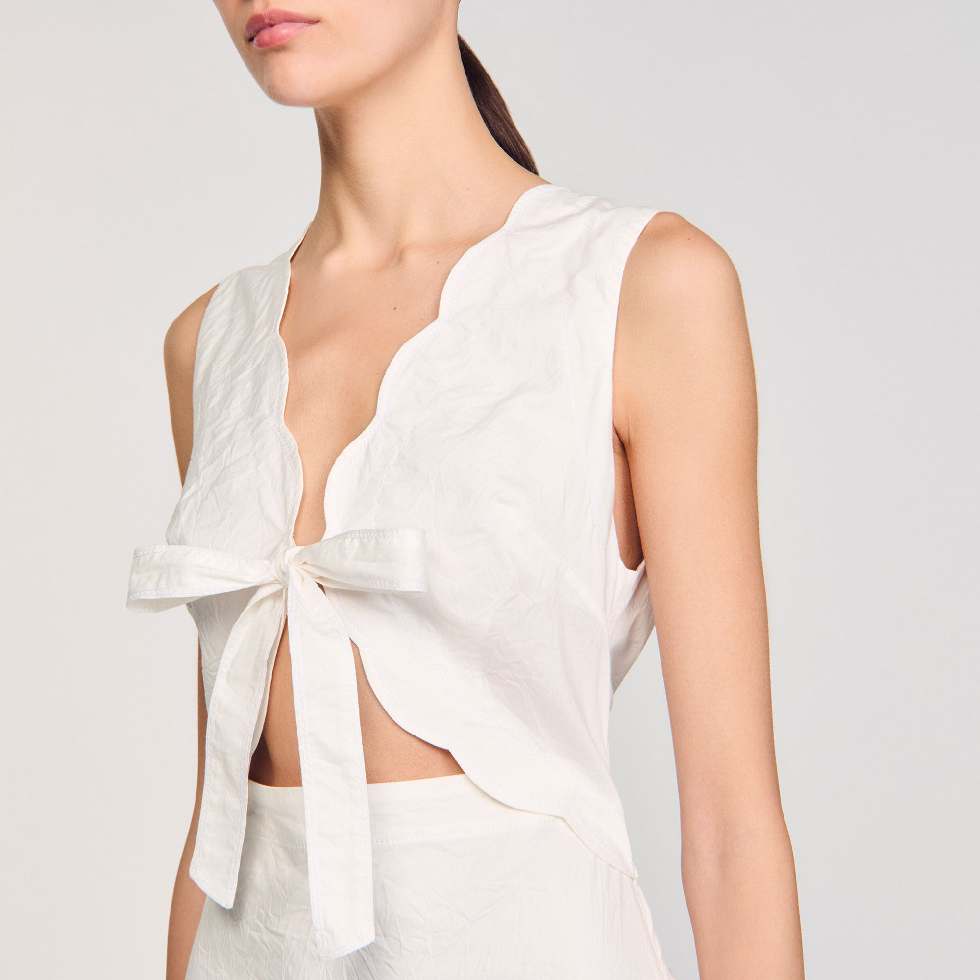 Langes Kleid mit Knitter-Look