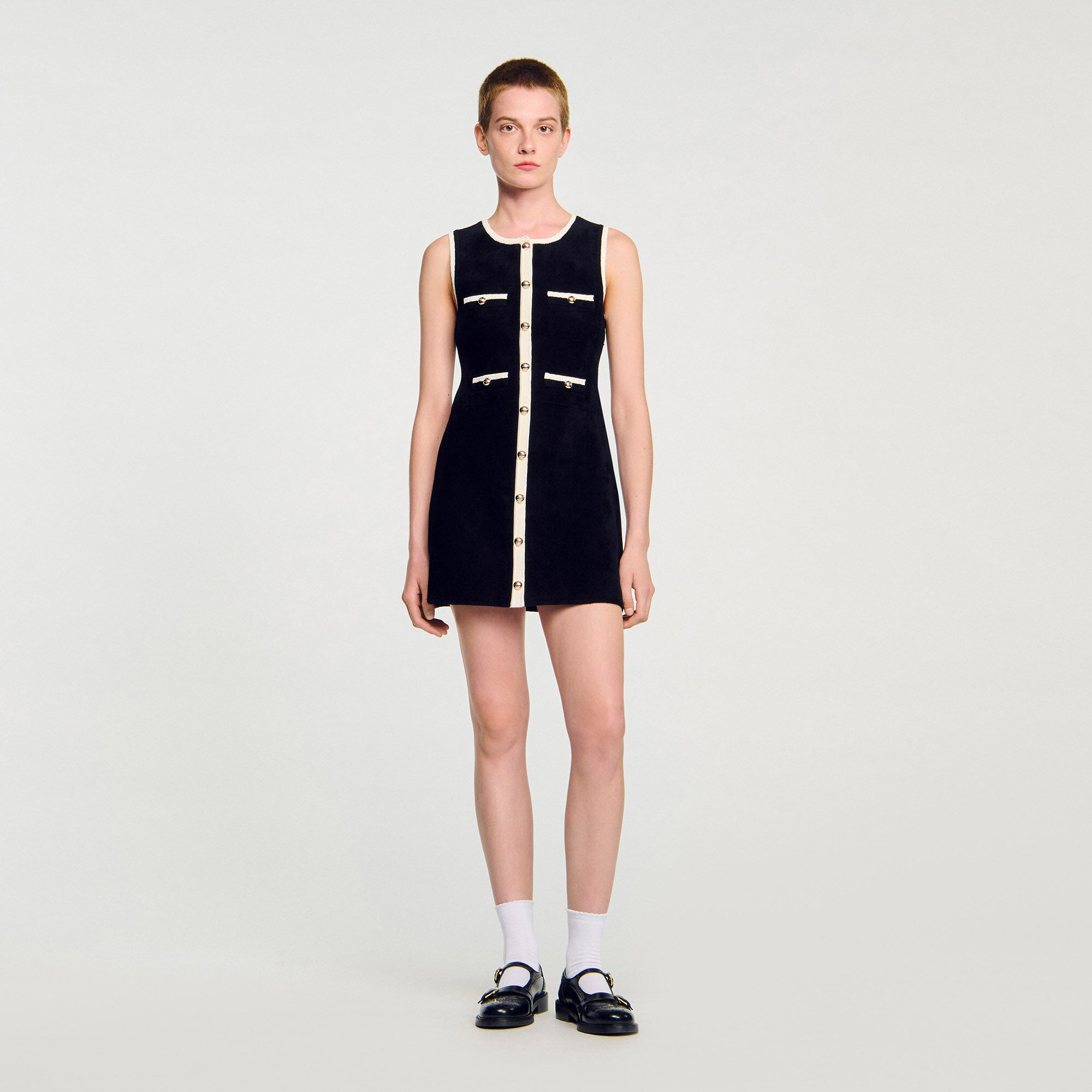 Kurzes Strickkleid aus Velours