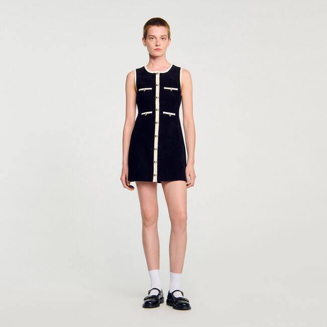 Kurzes Strickkleid aus Velours
