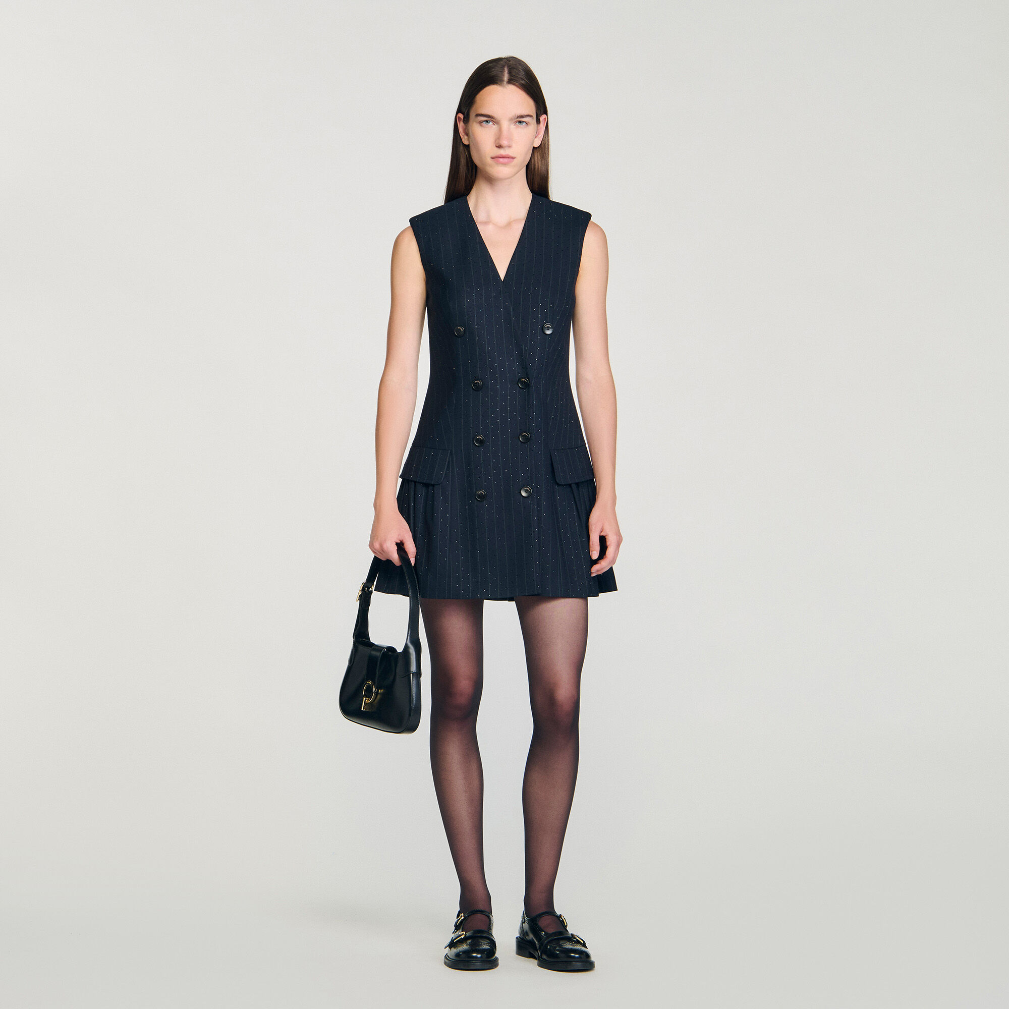 Kurzes Anzugkleid mit Strass