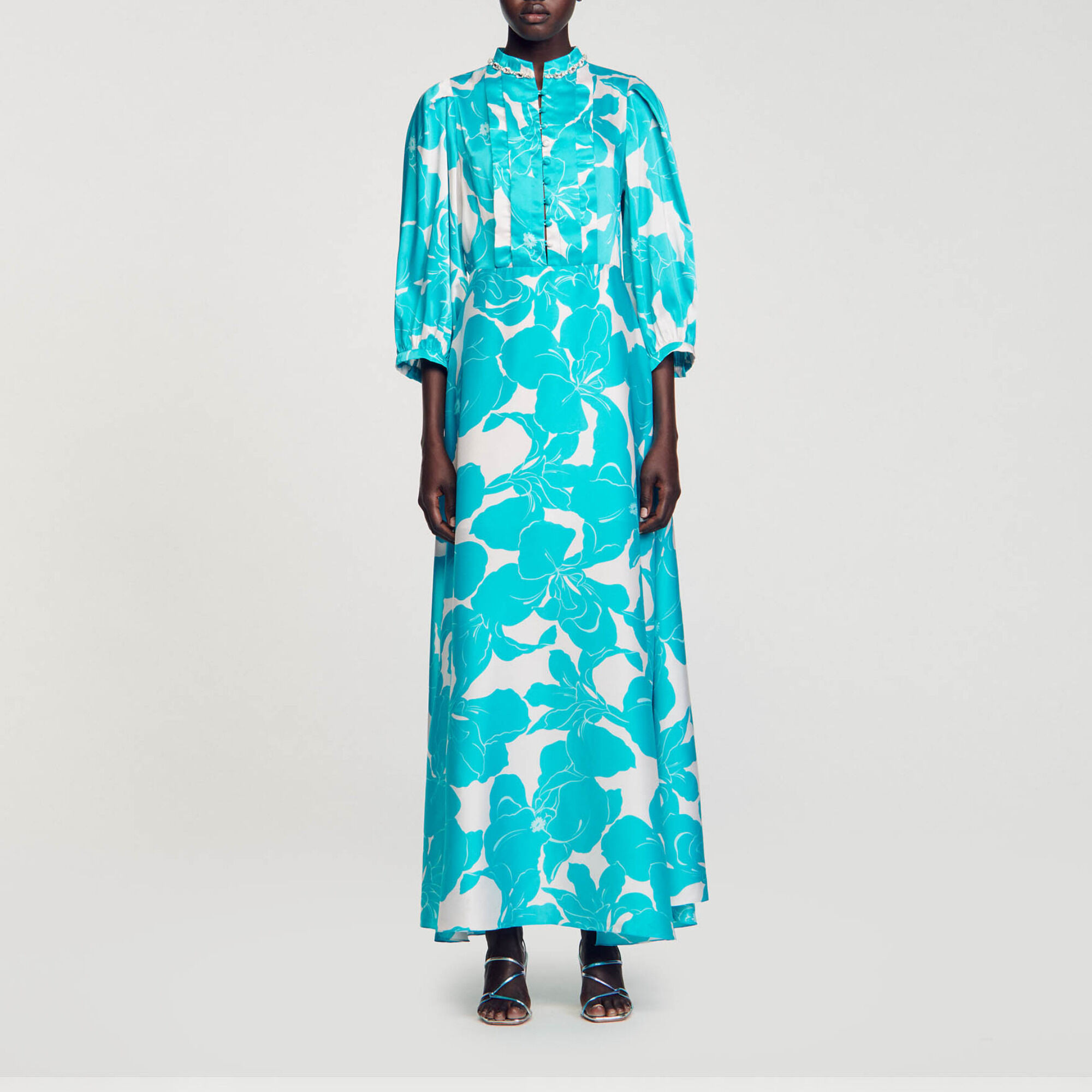 Langes fließendes Kleid mit Blumen-Print