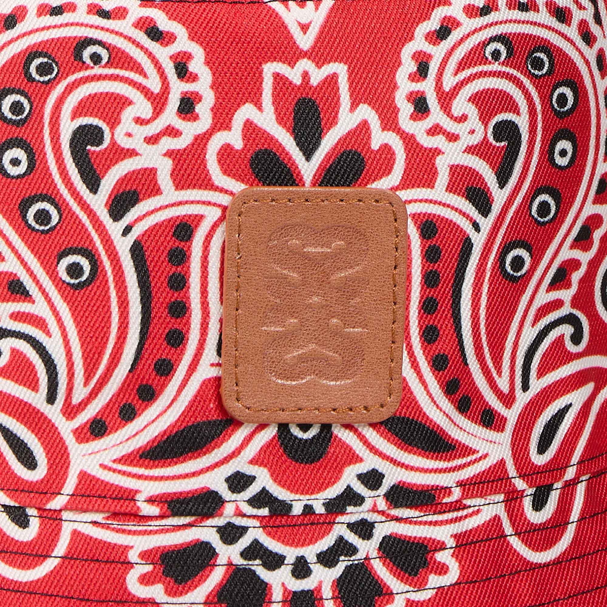 Bob mit Bandana-Druckmuster