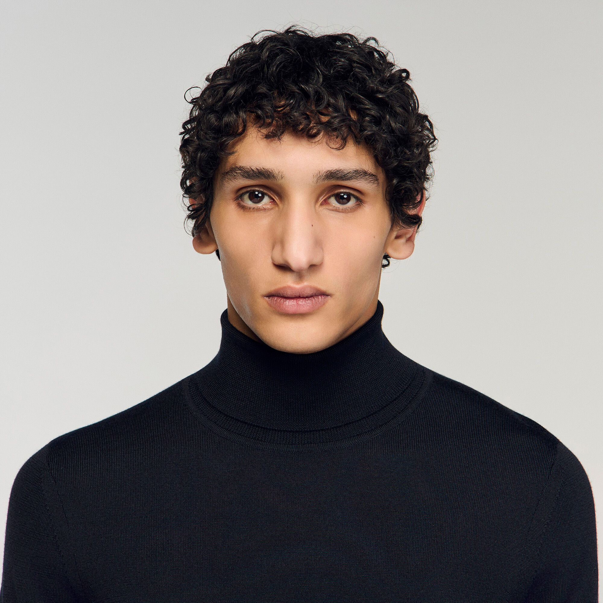 Rollkragenpullover aus Wolle