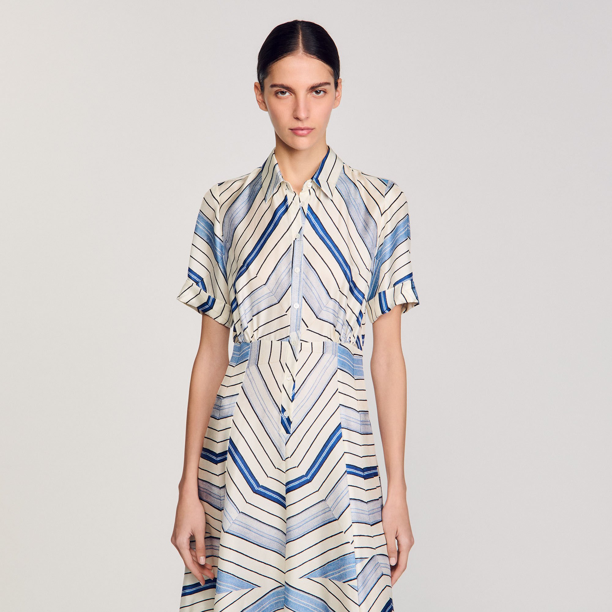 Midikleid aus Seide mit Spiralen