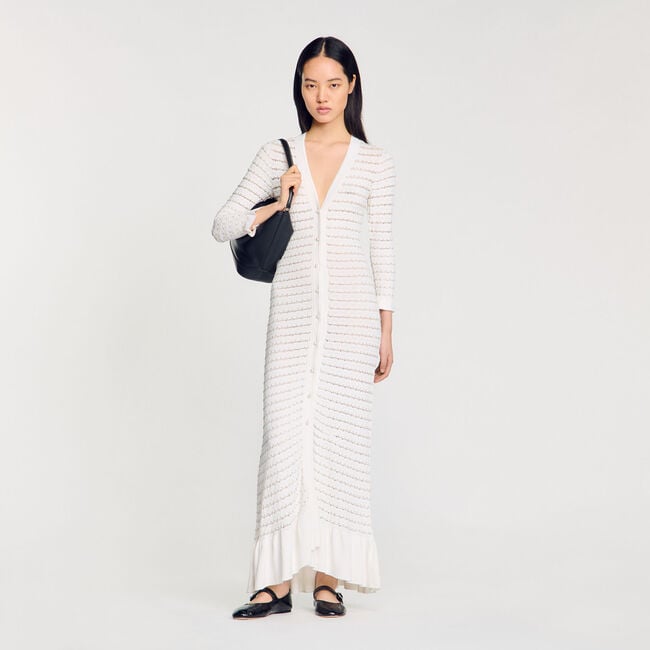 Langes Kleid mit Perlen