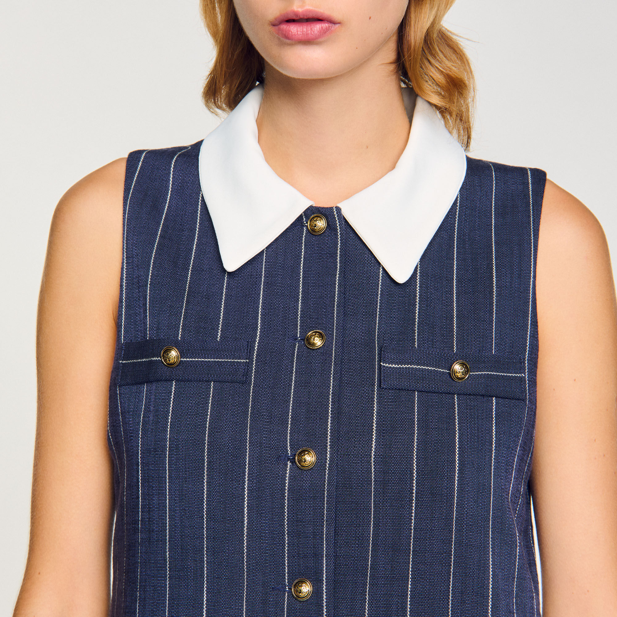 Kurzes gestreiftes Kleid